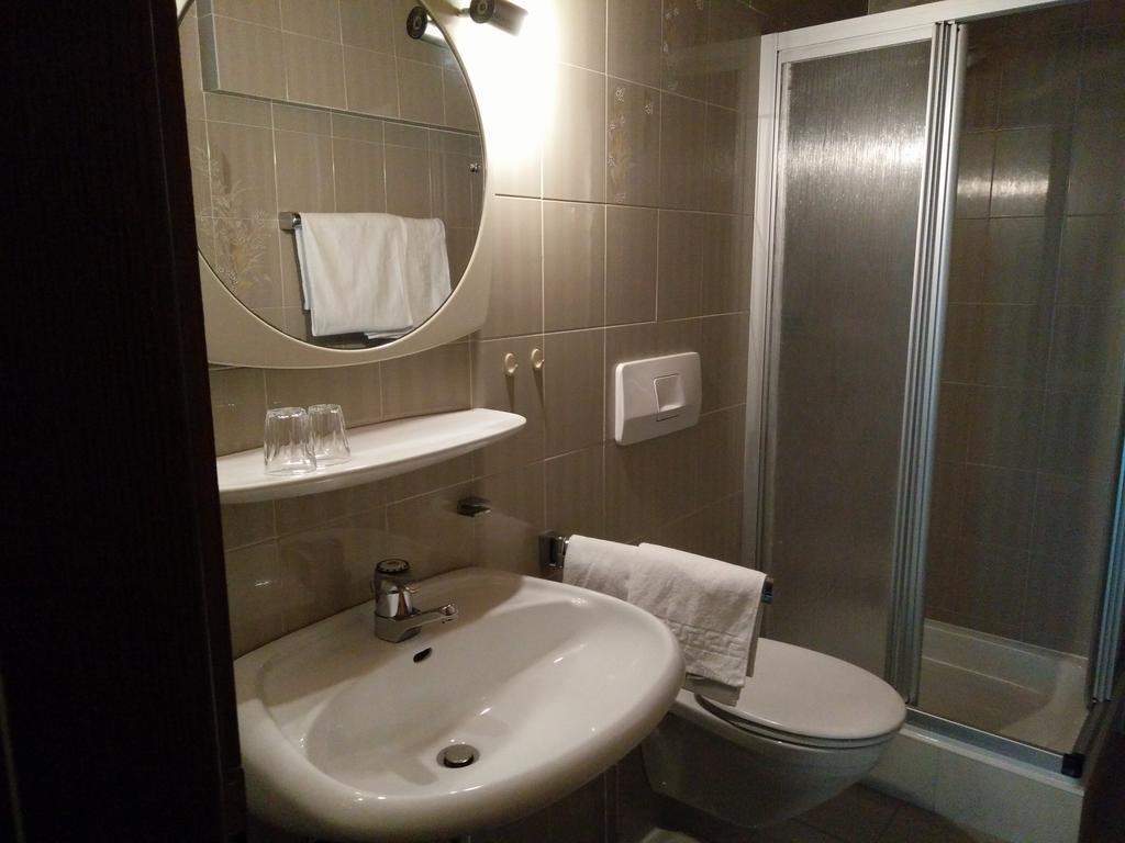Das Kaltern Hotell Exteriör bild